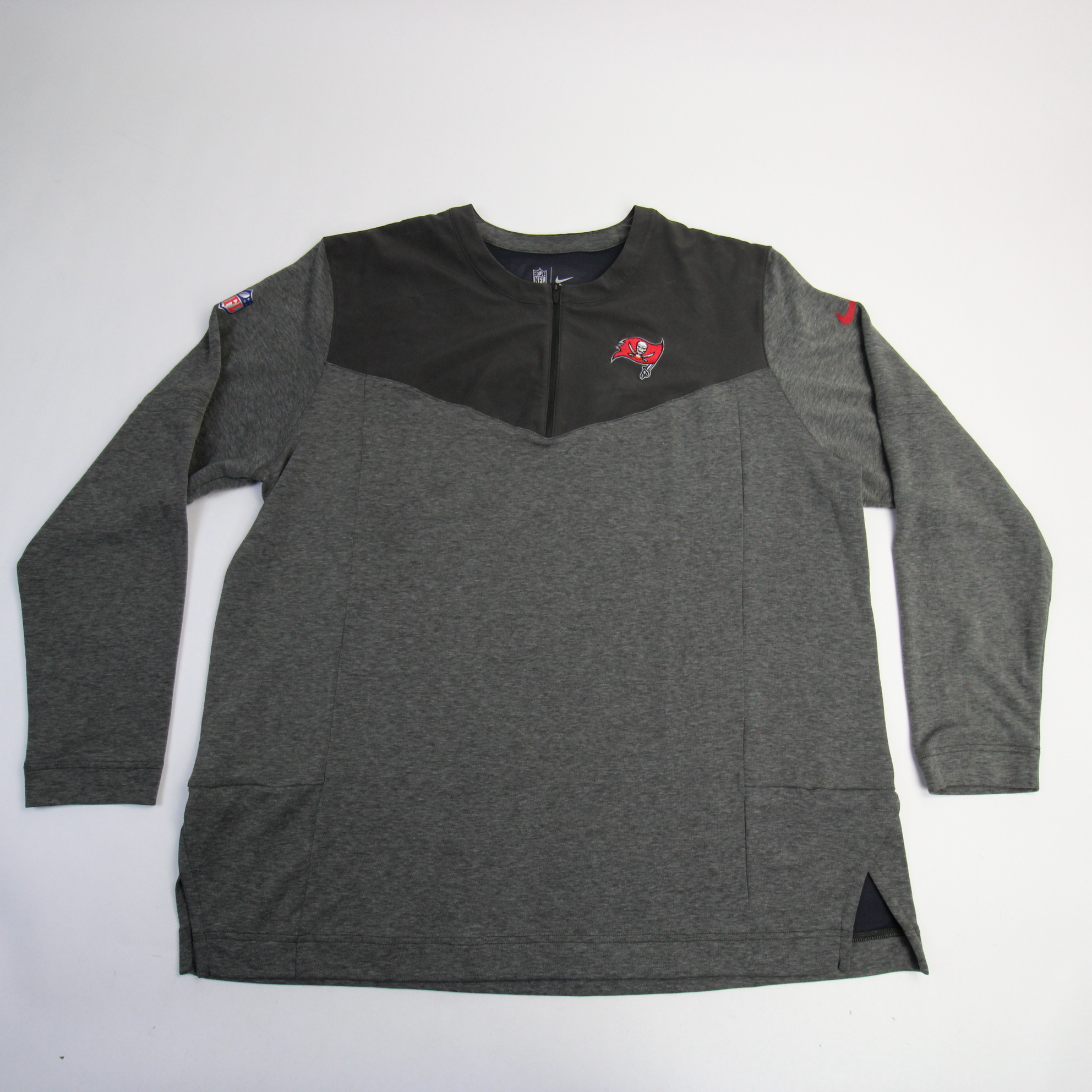 Tampa Bay Buccaneers Nike NFL On Field White. Dri-Fit Pullover