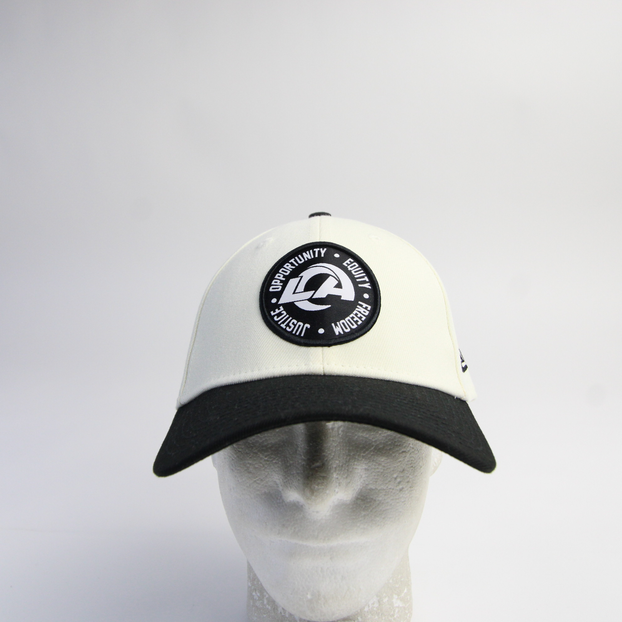 LA Rams New Era 39thirty Fitted Hat Men's Cream/Black Used