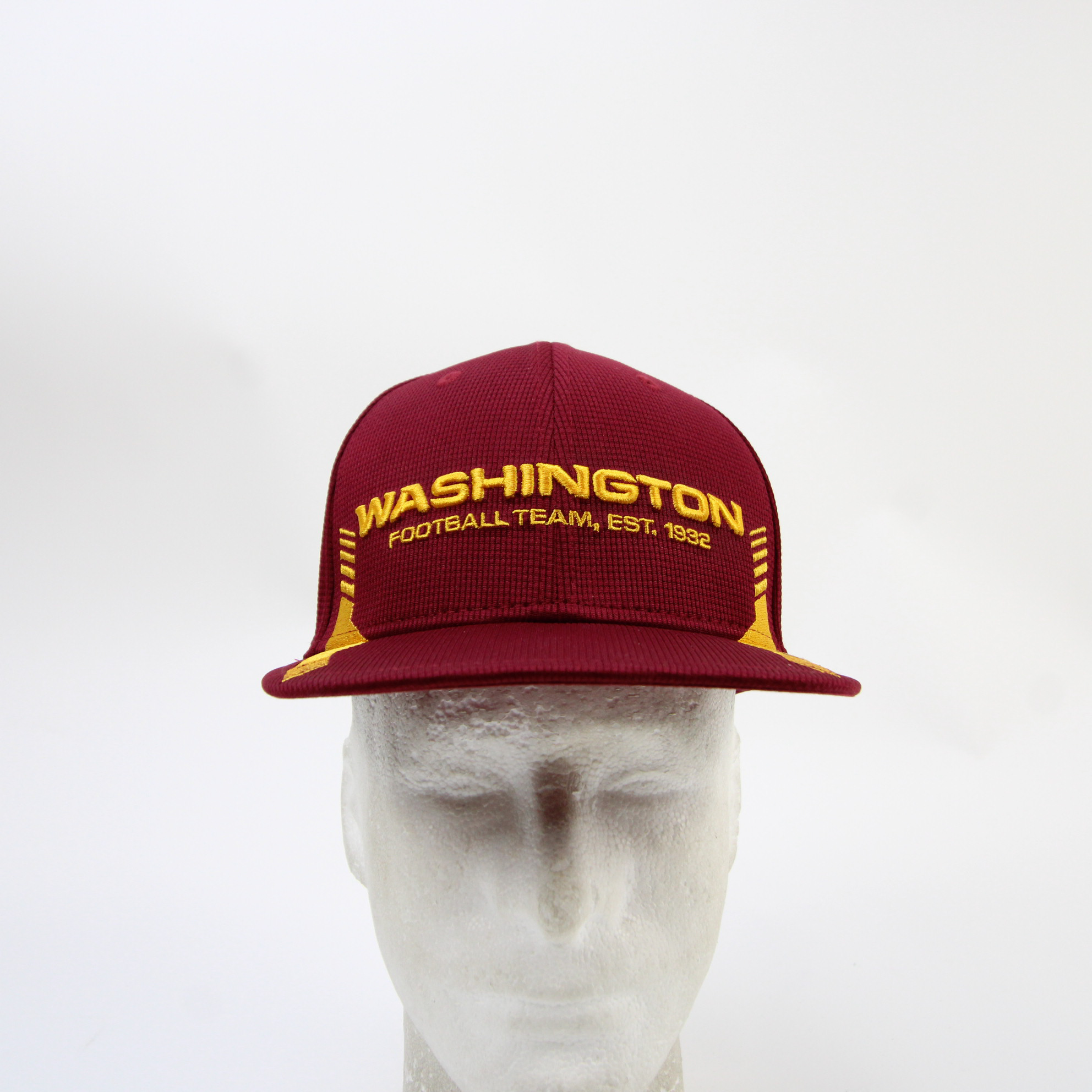 Men's New Era Burgundy Washington Football Team Circle Essential 59FIFTY  Fitted Hat