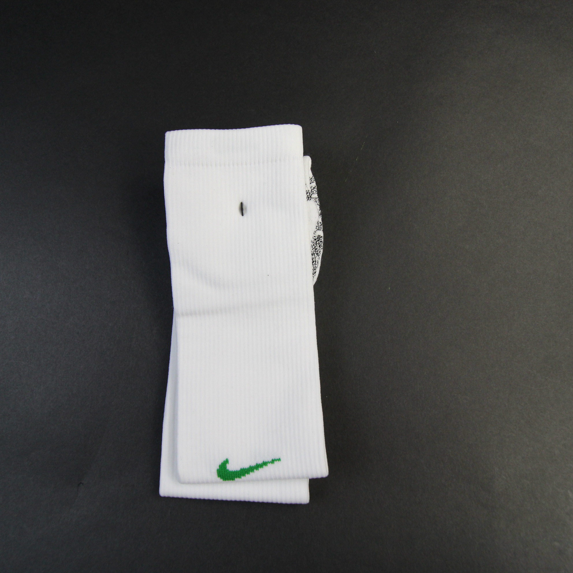 Nike Socks Unisex M Medium White Green Swoosh Athletic Logo New without Tags